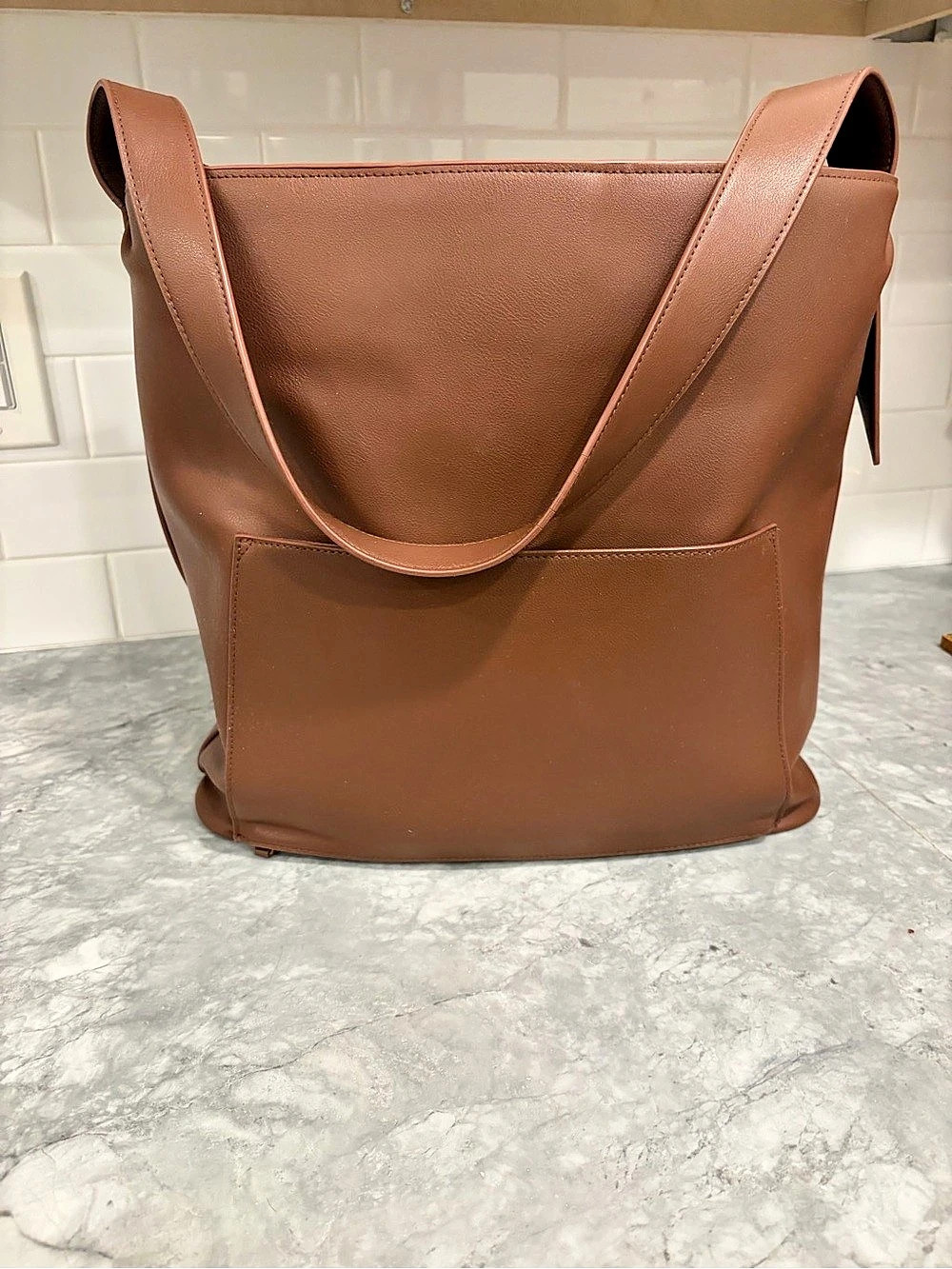 BÉIS The Essential Tote in Maple with Card Holder
